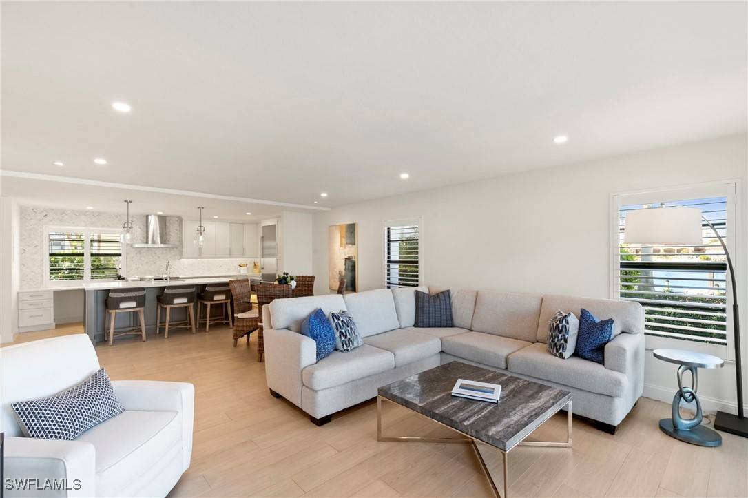 Marco Island, FL 34145,880 Huron CT #107