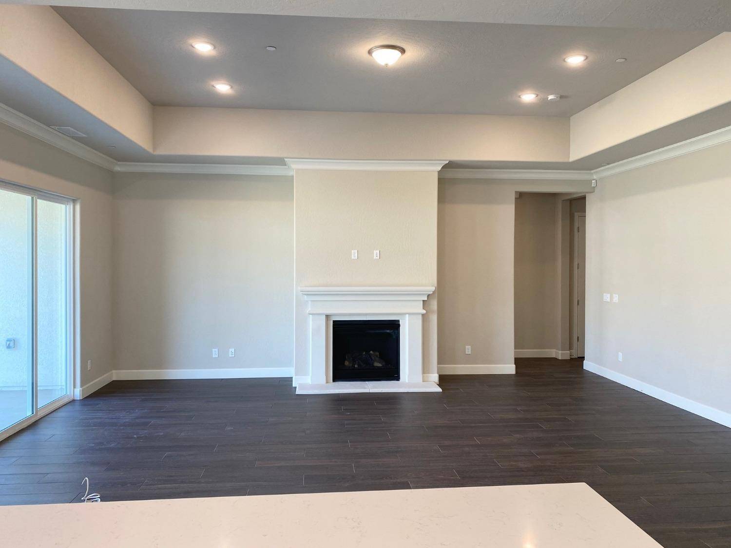 Clovis, CA 93619,461 Vintage LN