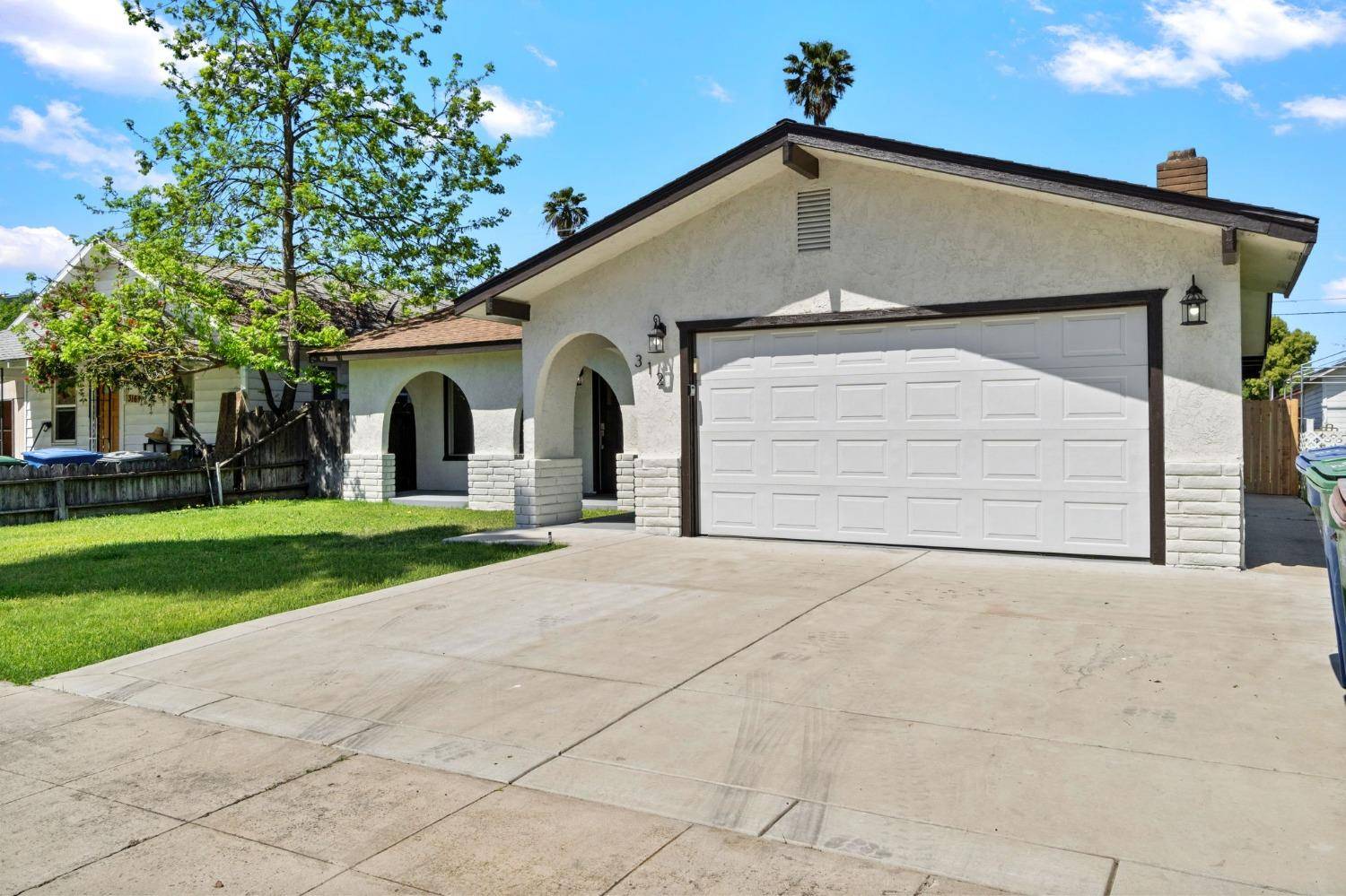 Chowchilla, CA 93610,312 Riverside AVE