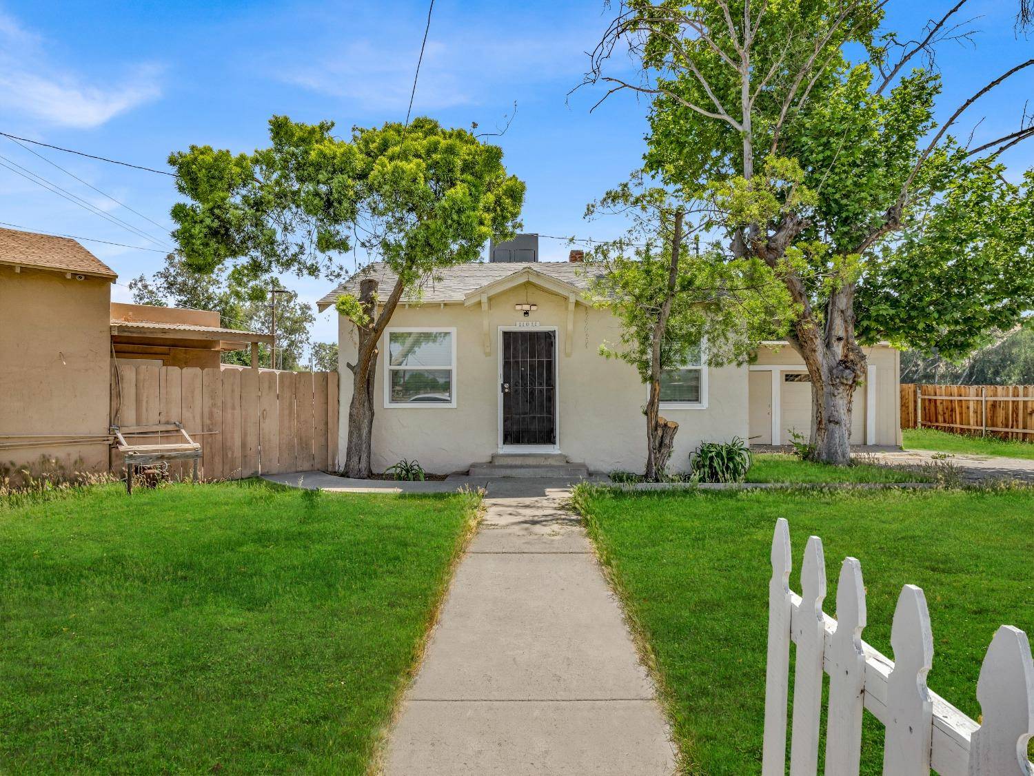 Hanford, CA 93230,11005 S 10th AVE