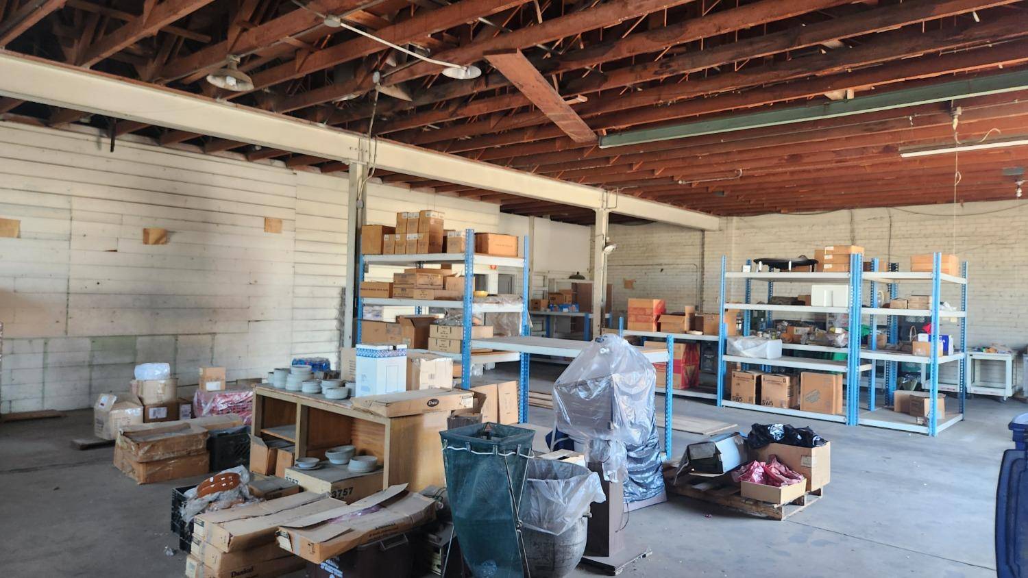 Fresno, CA 93721,16 N Yosemite AVE