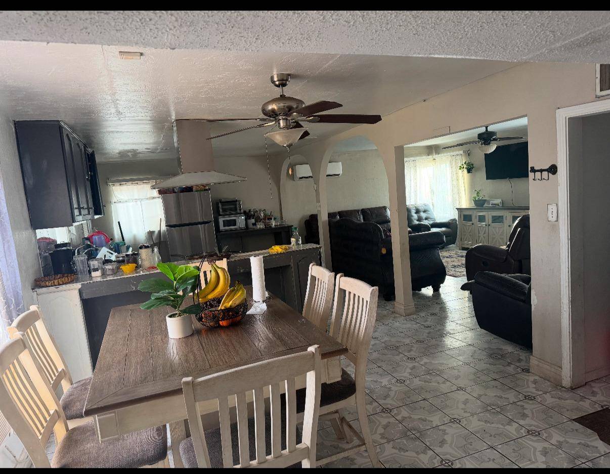 Fresno, CA 93706,218 W Hawes AVE