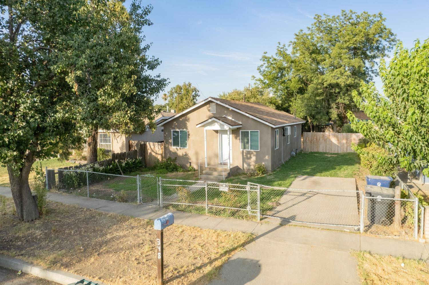 Tulare, CA 93274,348 N F ST