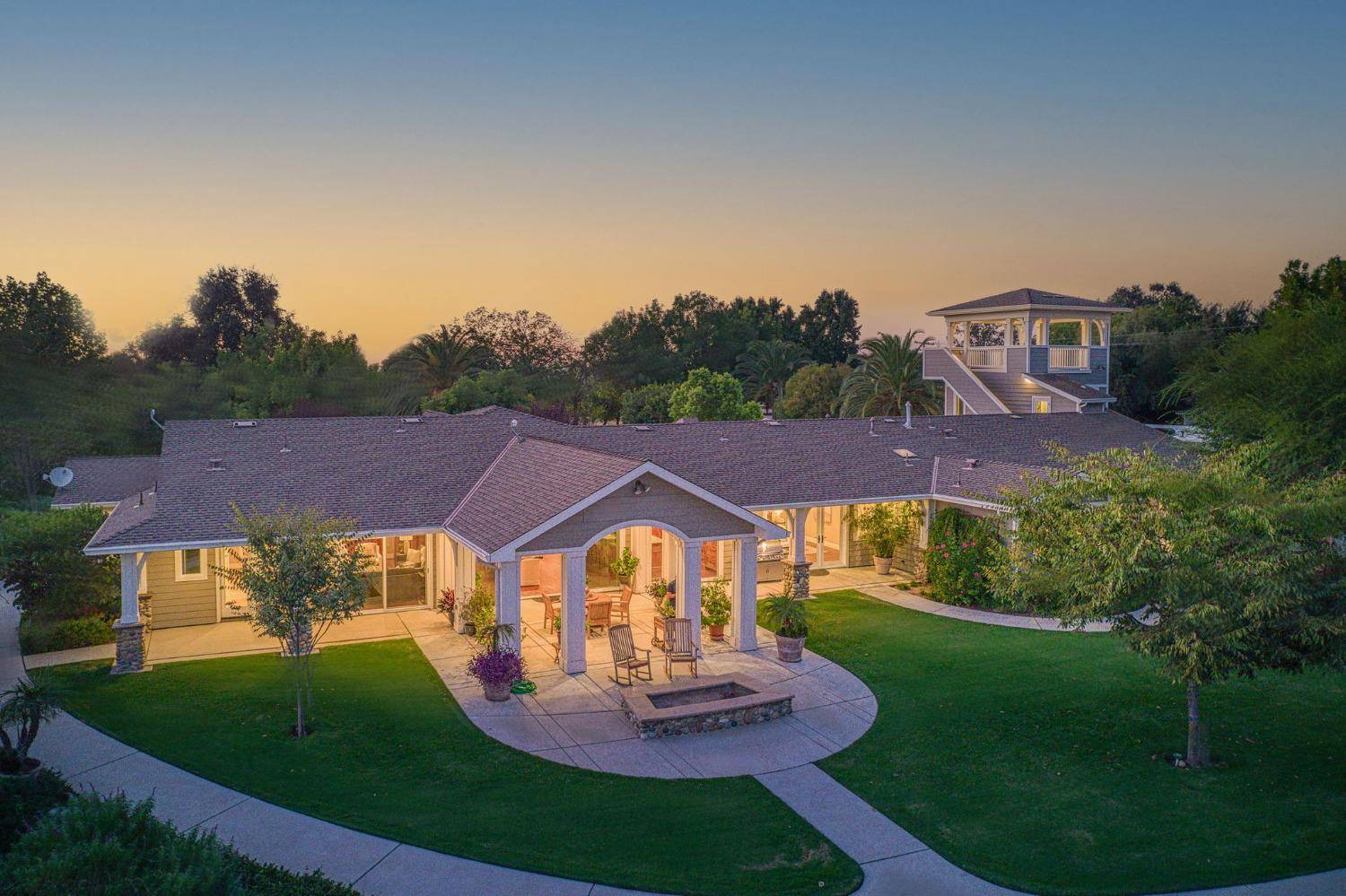 Sanger, CA 93657,1098 S Rainbow AVE