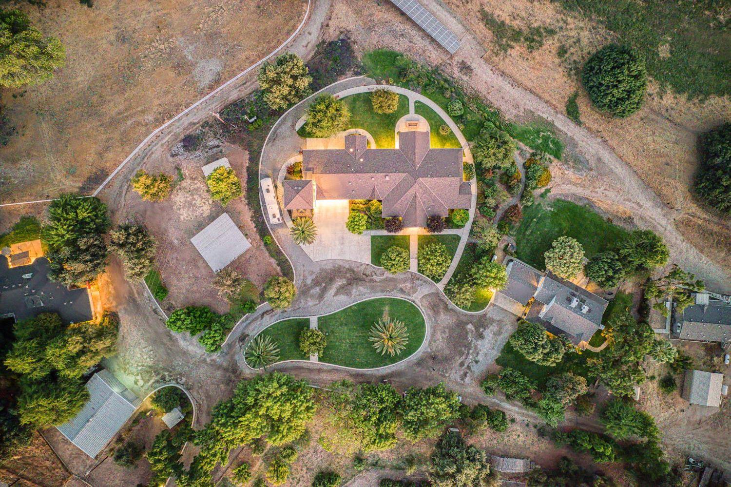Sanger, CA 93657,1098 S Rainbow AVE