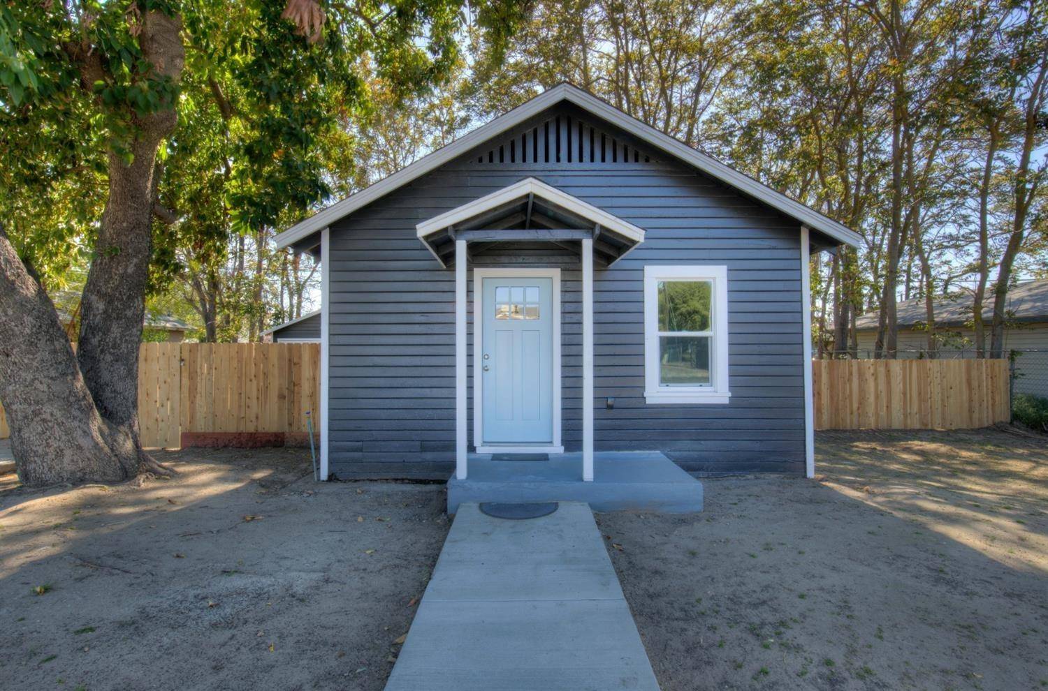 Selma, CA 93662,1523 Tucker ST