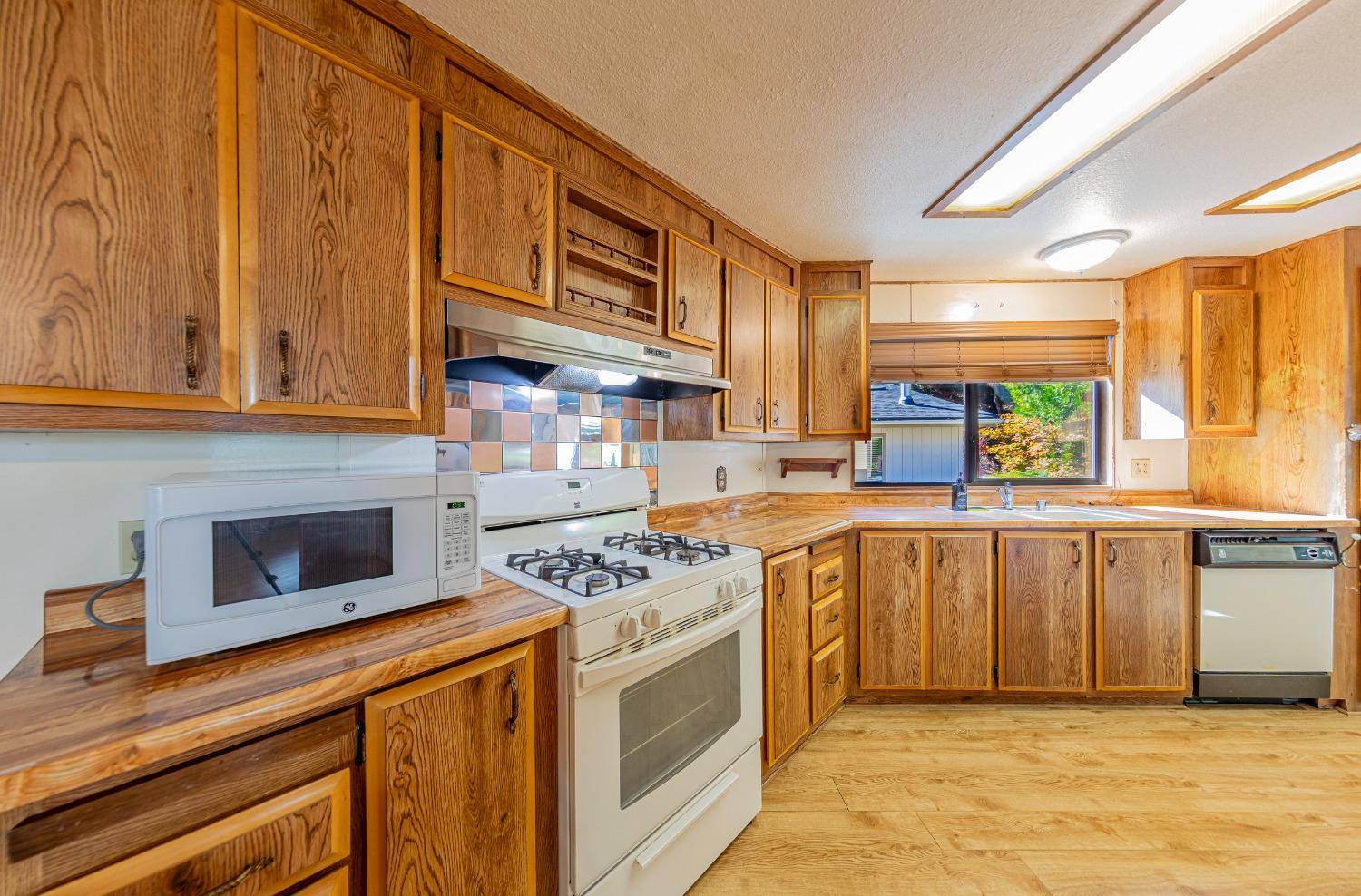 Bass Lake, CA 93604,39737 Road 274 #22
