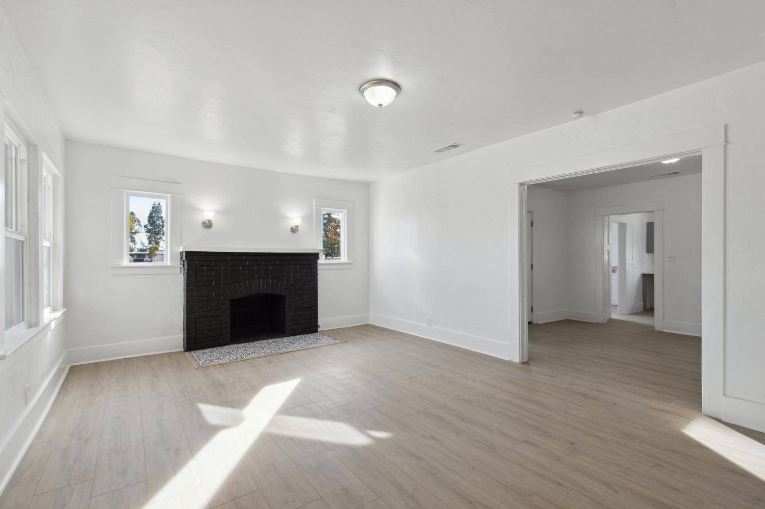 Fresno, CA 93728,1515 N Fruit AVE