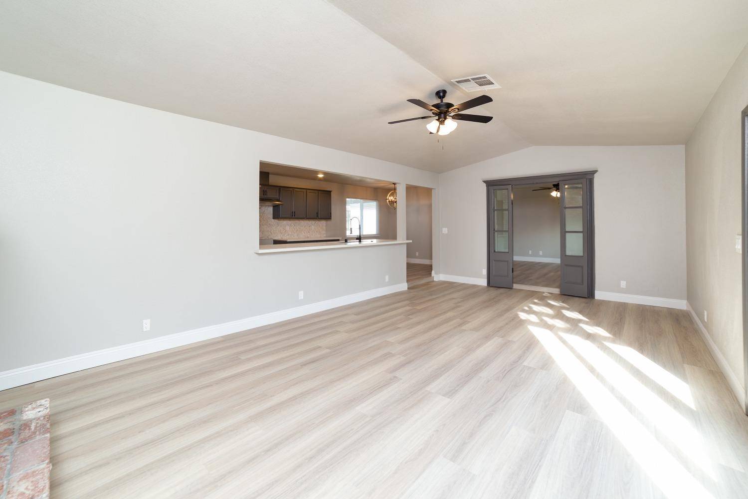 Fresno, CA 93727,455 S Homsy AVE