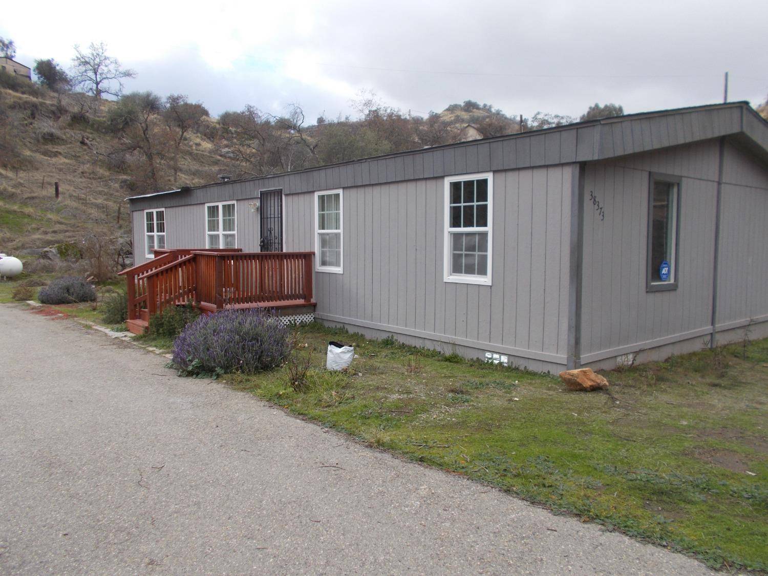 Squaw Valley, CA 93675,38373 Squaw Valley RD