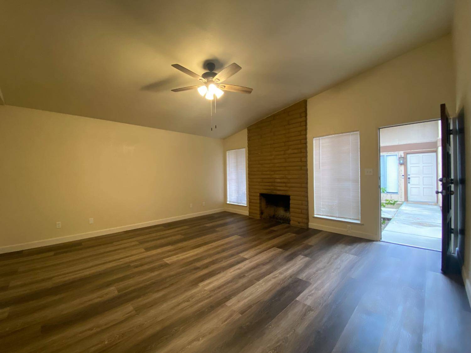 Fresno, CA 93711,5759 N Valentine AVE #101