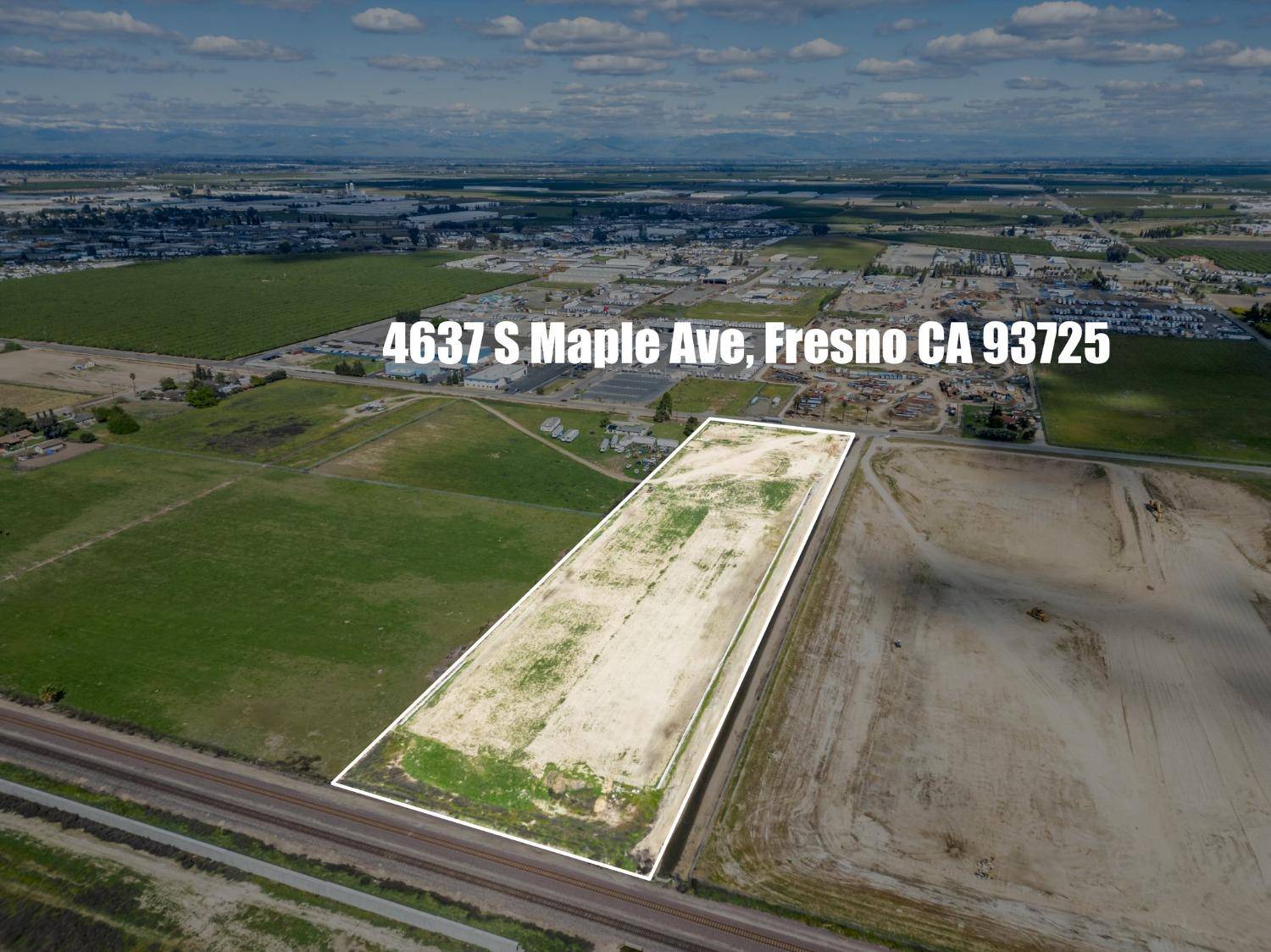 Fresno, CA 93725,4637 S Maple AVE