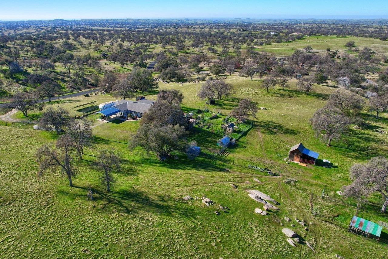 Raymond, CA 93653,33400 Barn Owl RD