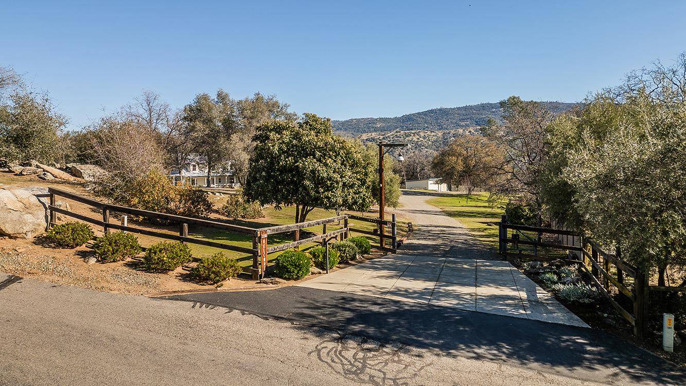 Auberry, CA 93602,33280 Spreading Oak LN