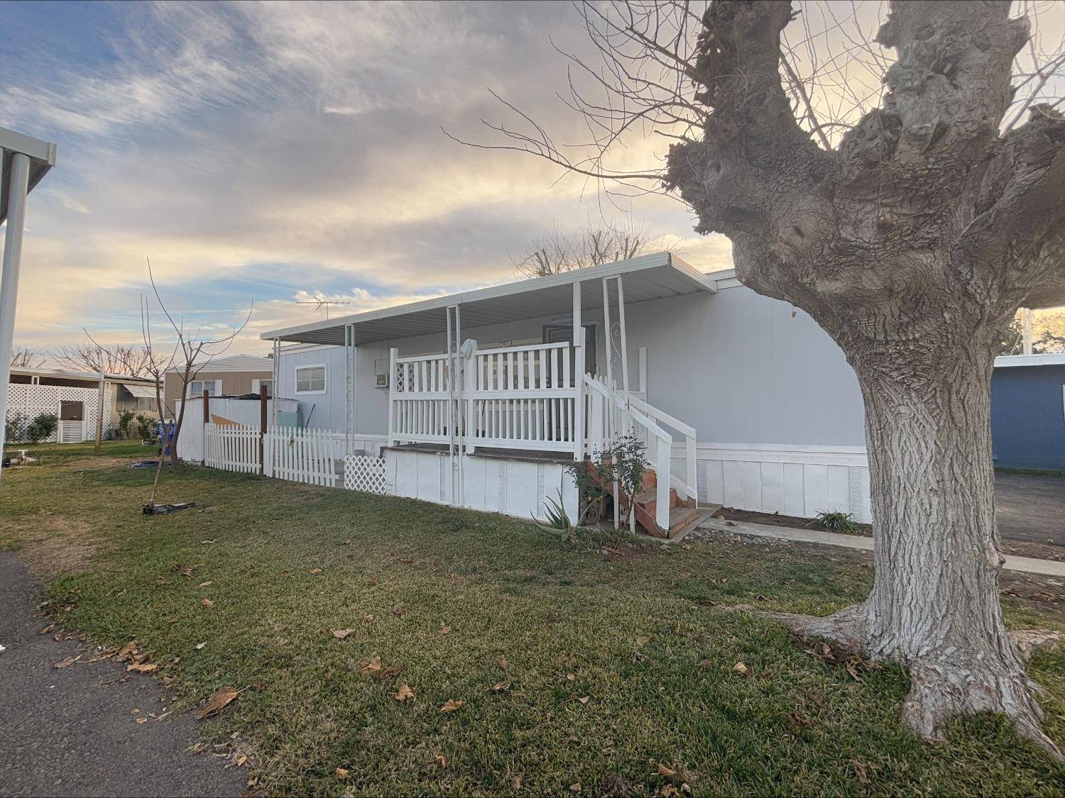 Coalinga, CA 93210,550 E Kinney ST #52
