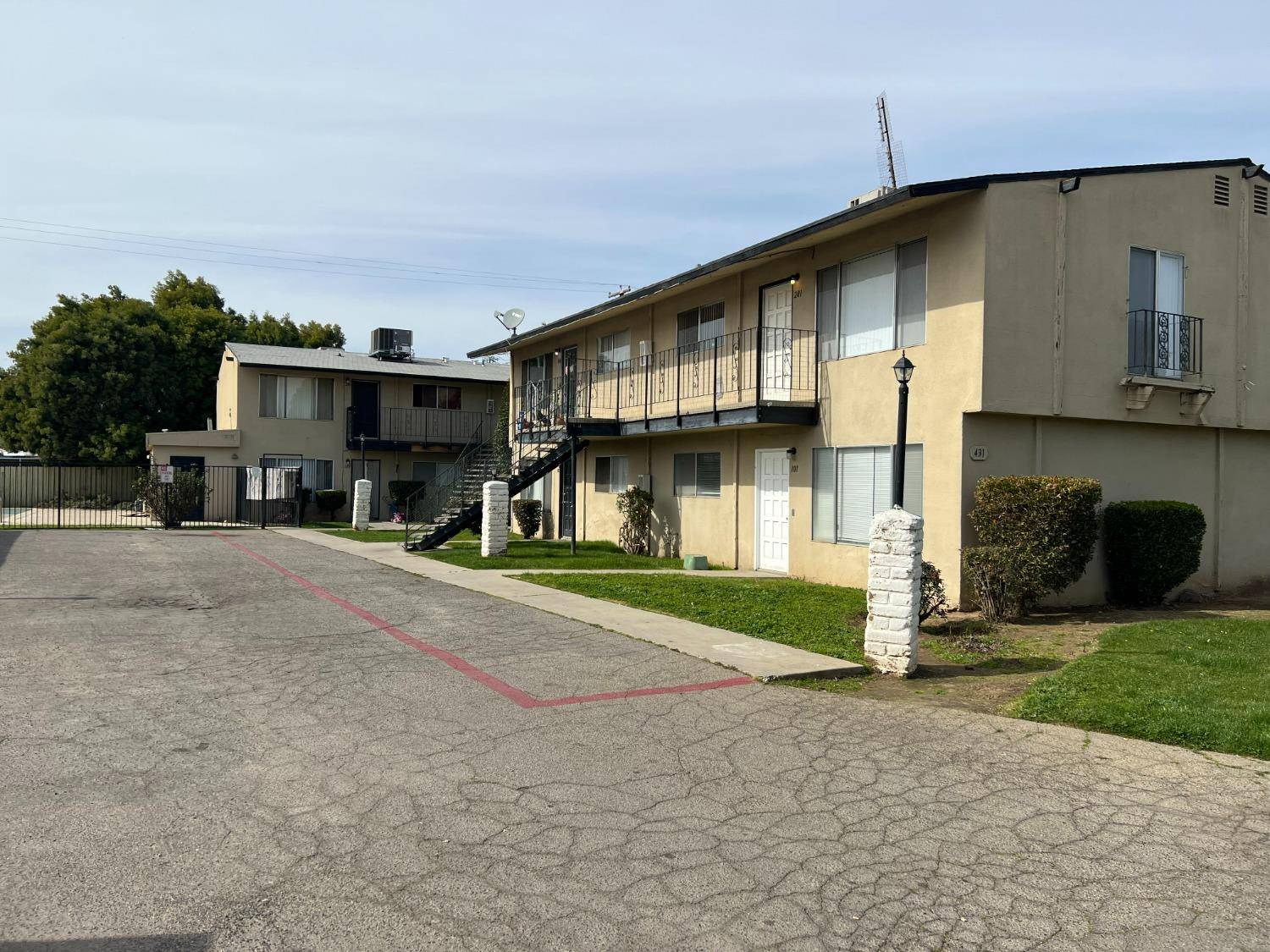Fresno, CA 93727,431 N Manila