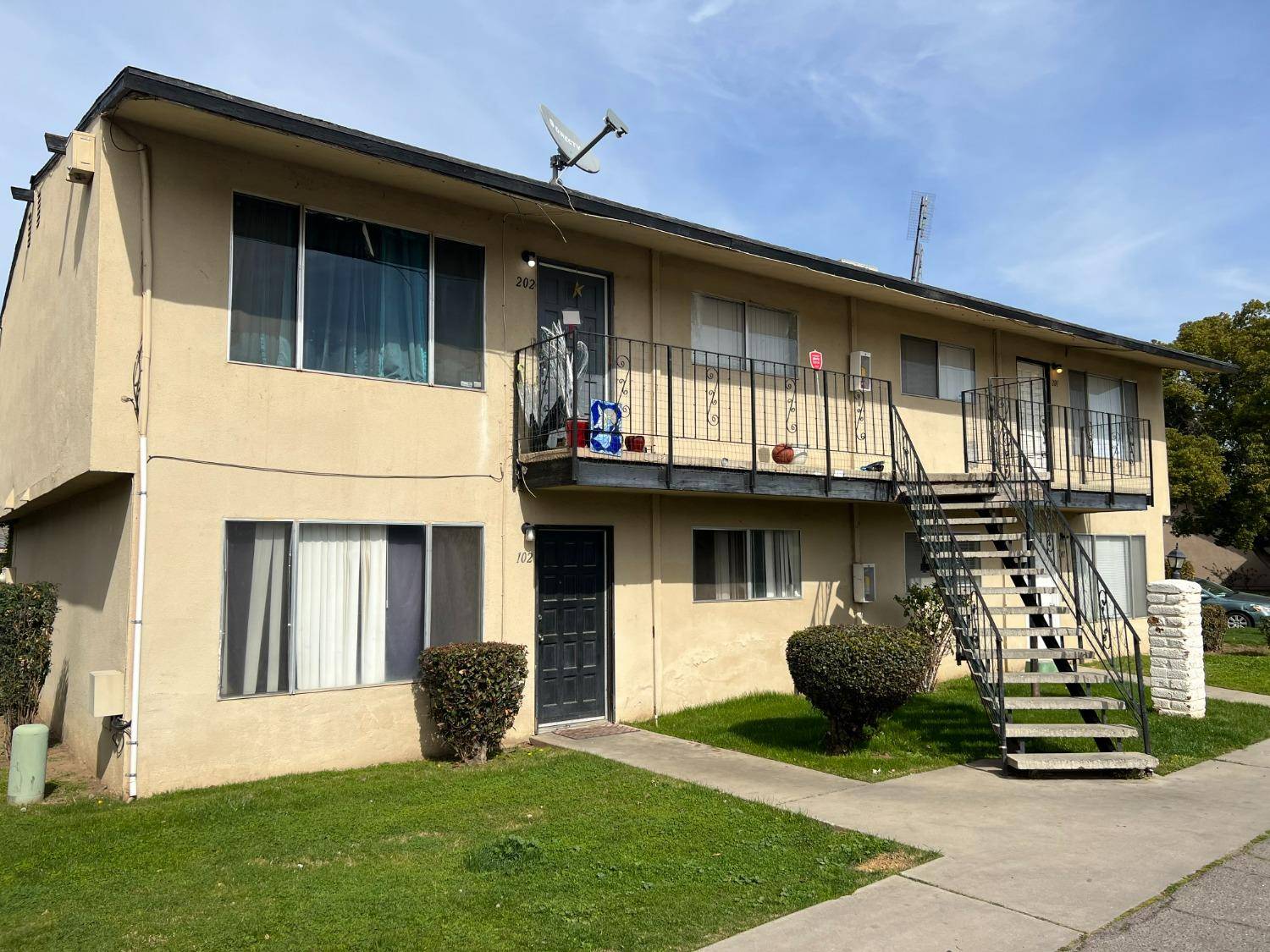 Fresno, CA 93727,431 N Manila