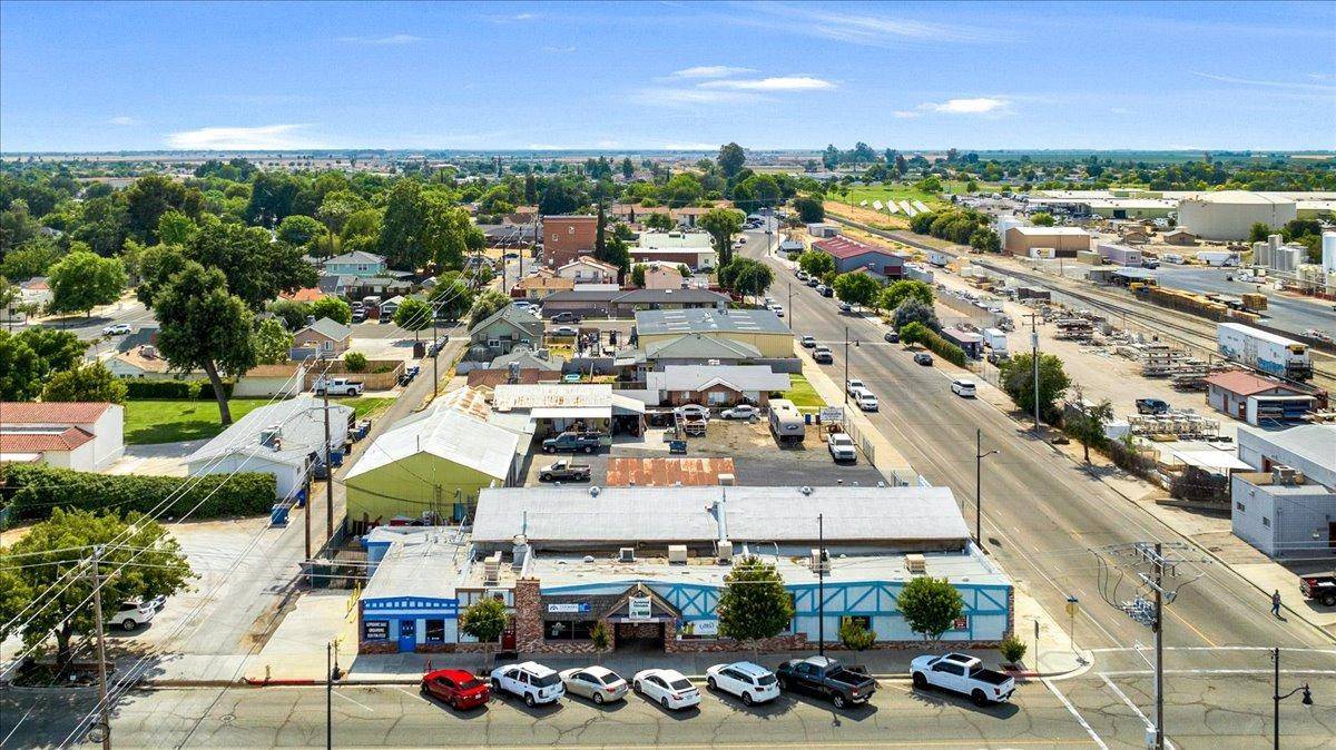 Lemoore, CA 93245,333 Fox ST