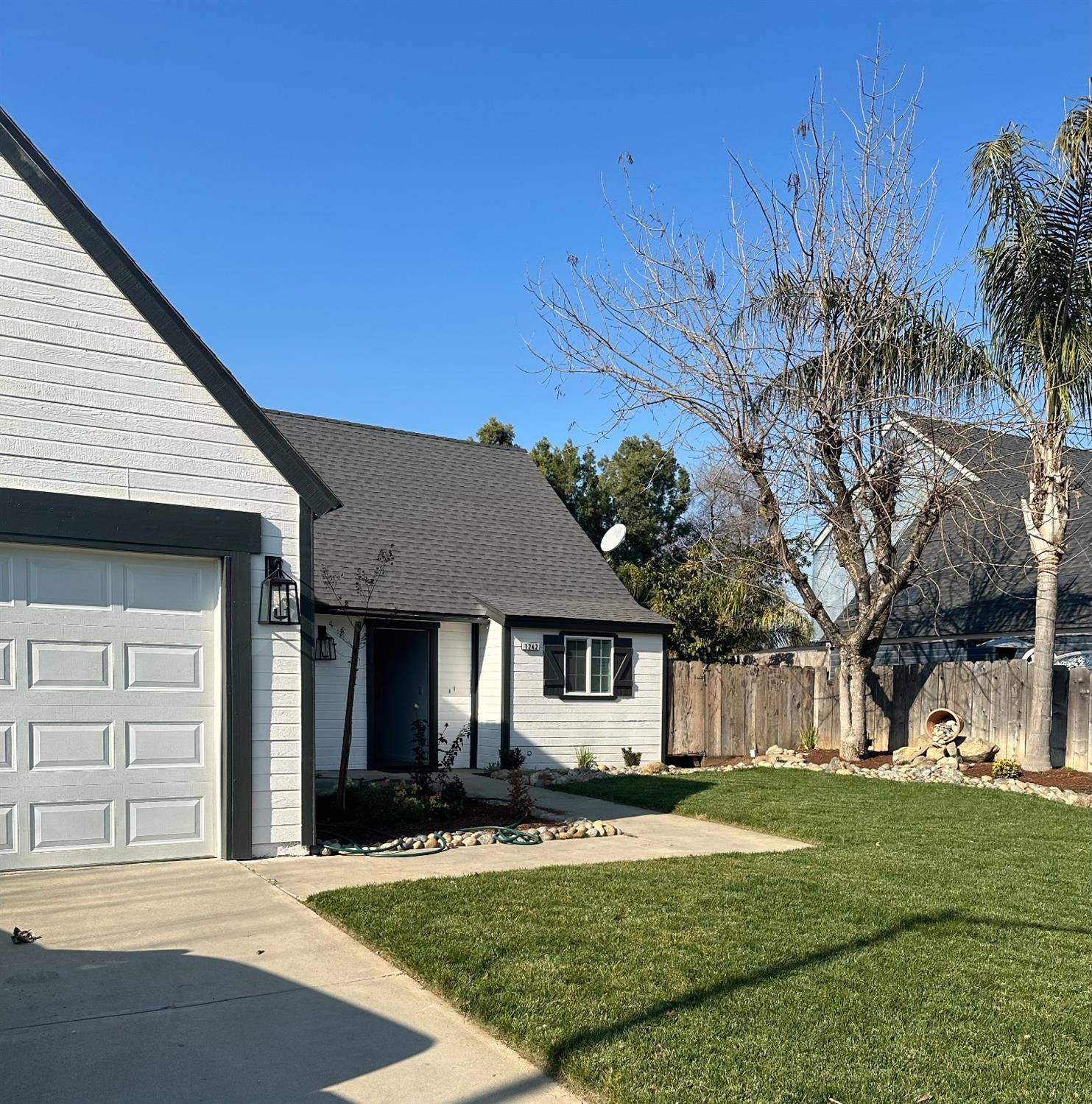 Clovis, CA 93611,1242 Douglas AVE