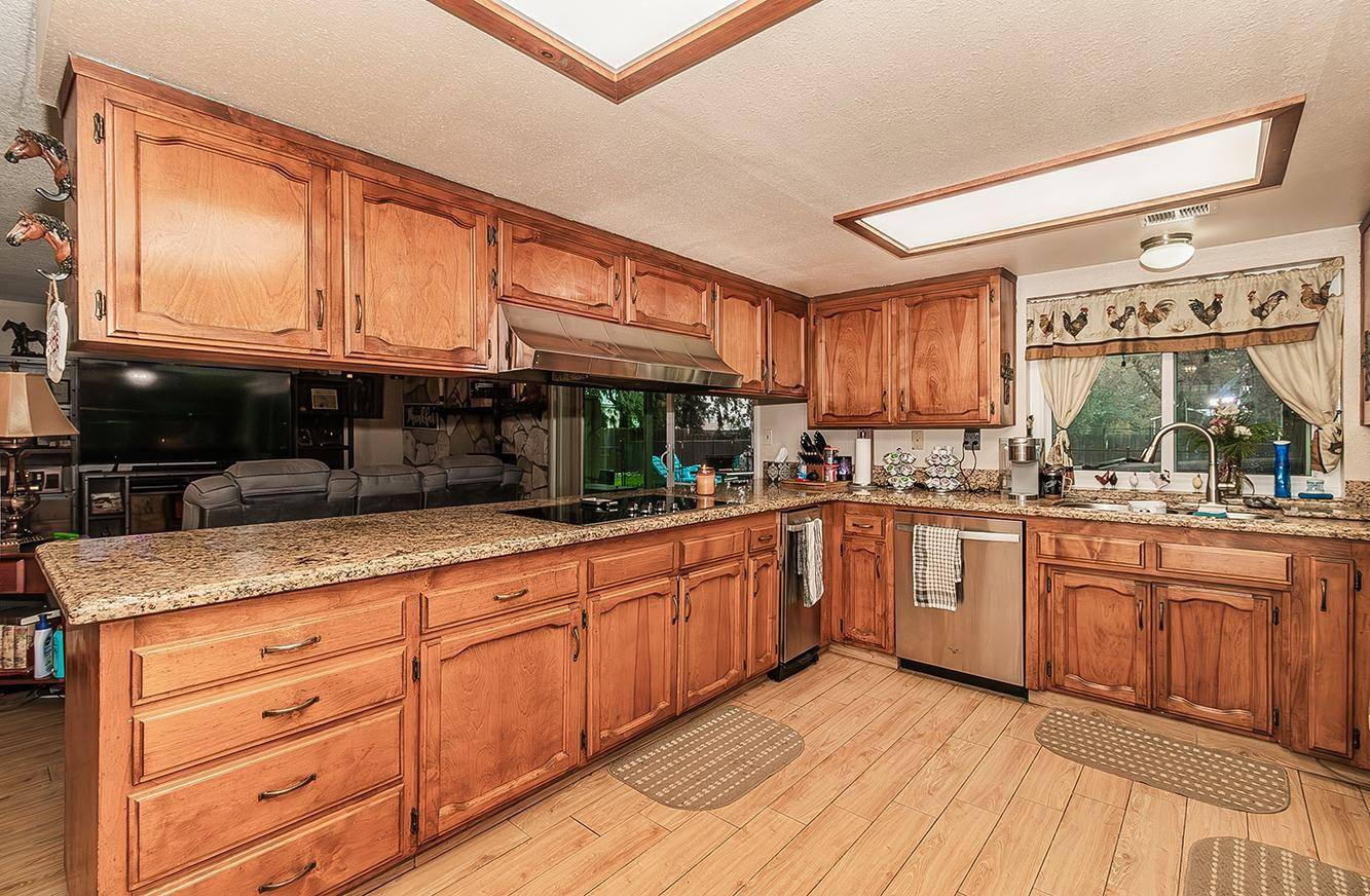 Madera, CA 93636,15479 Mark RD