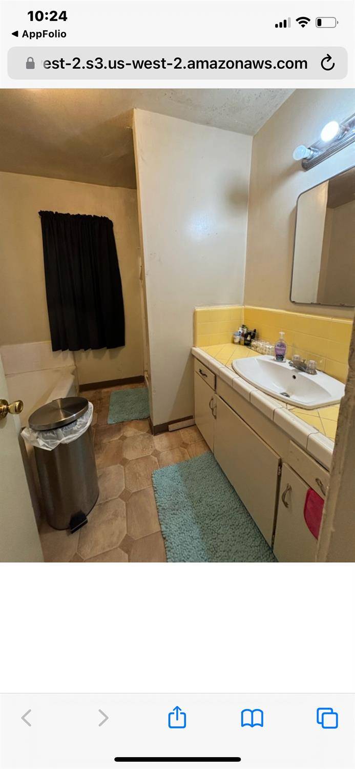 Fresno, CA 93726,3743 N Fresno ST