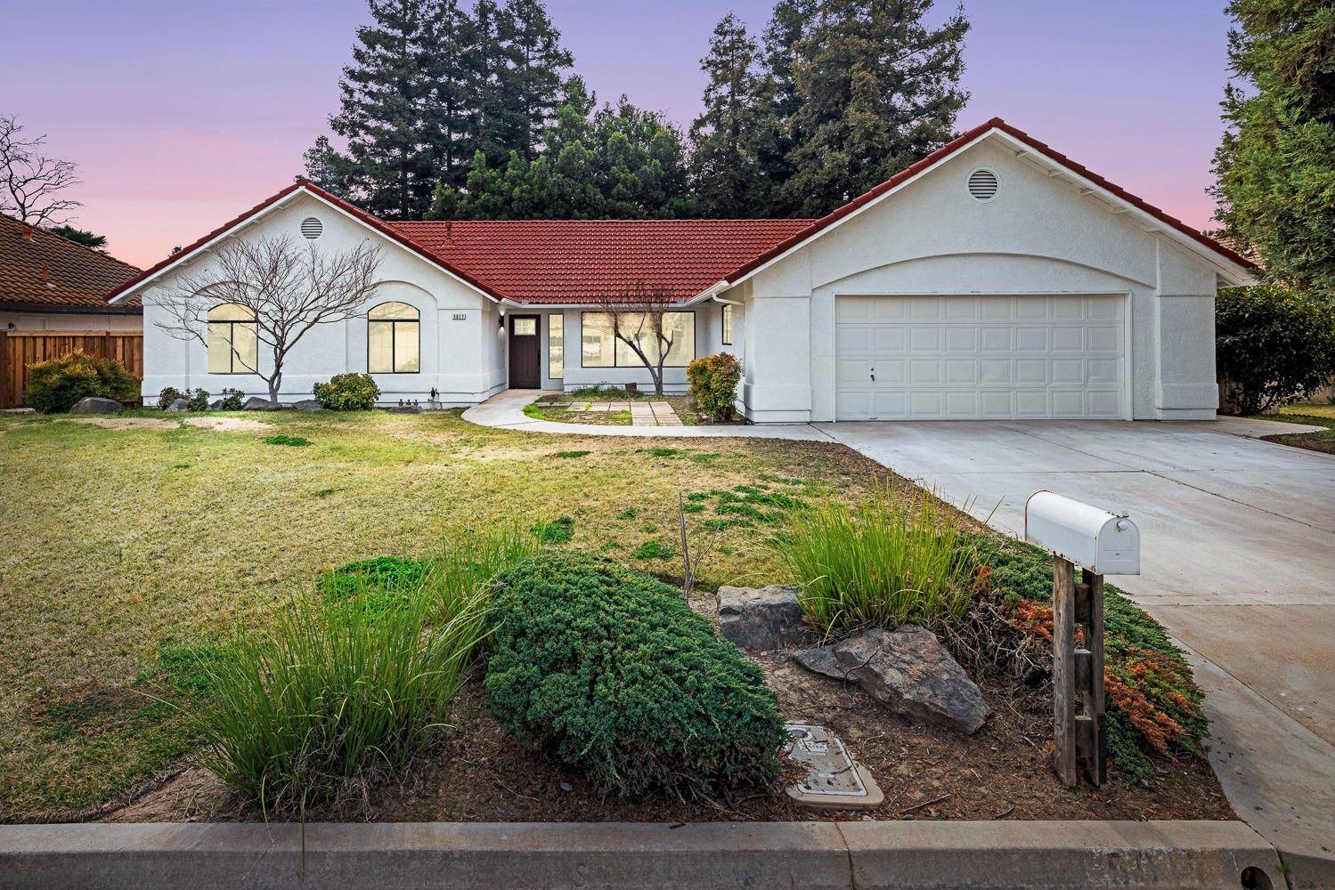 Fresno, CA 93722,5017 W Locust Ave