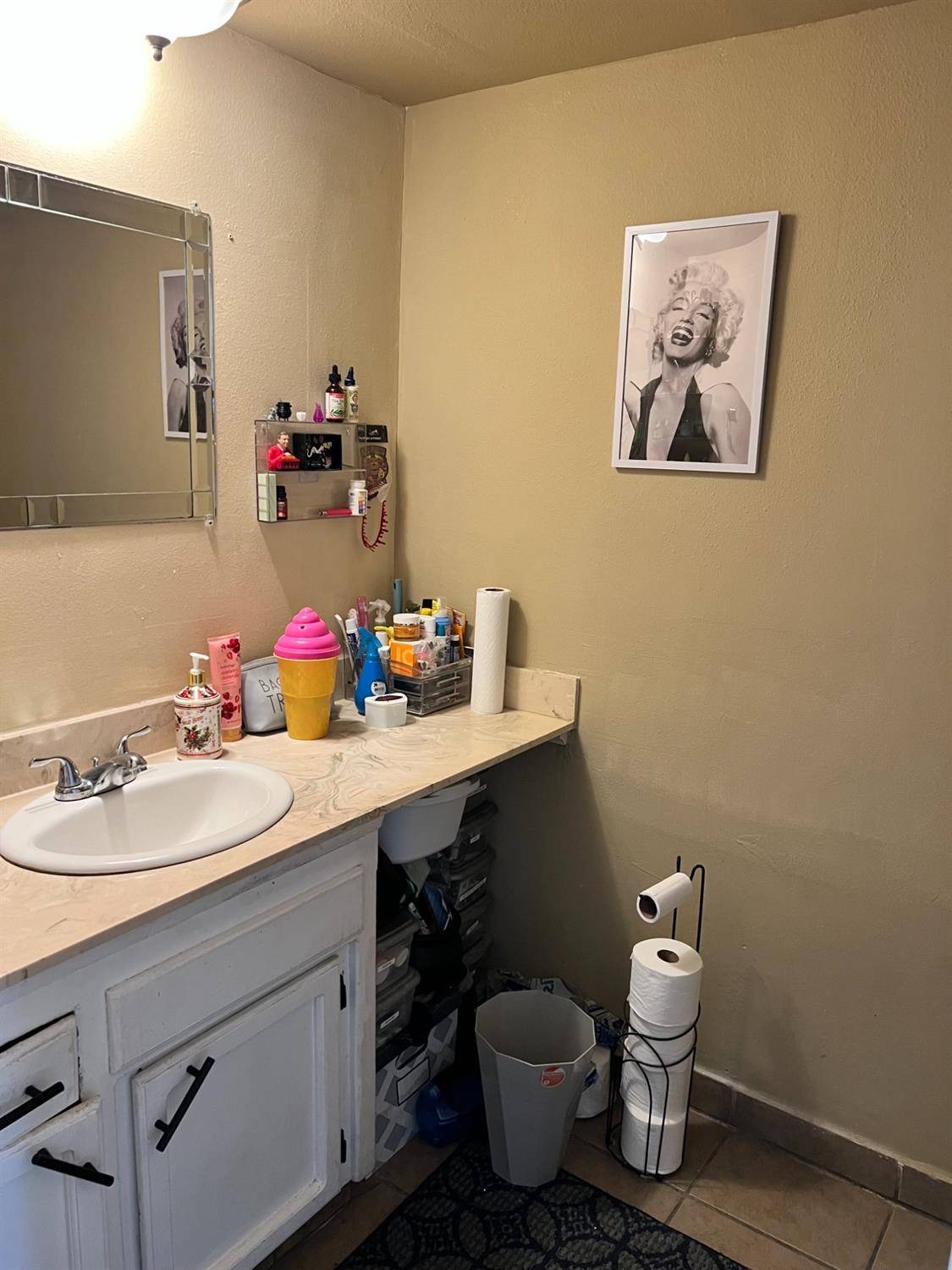 Fresno, CA 93726,4136 N Thesta ST #3