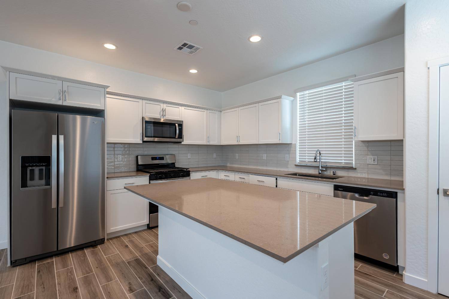 Madera, CA 93636,387 Thunder RD