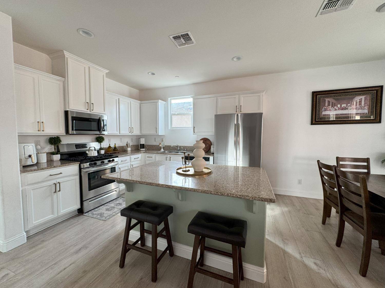 Madera, CA 93638,160 Drake ST