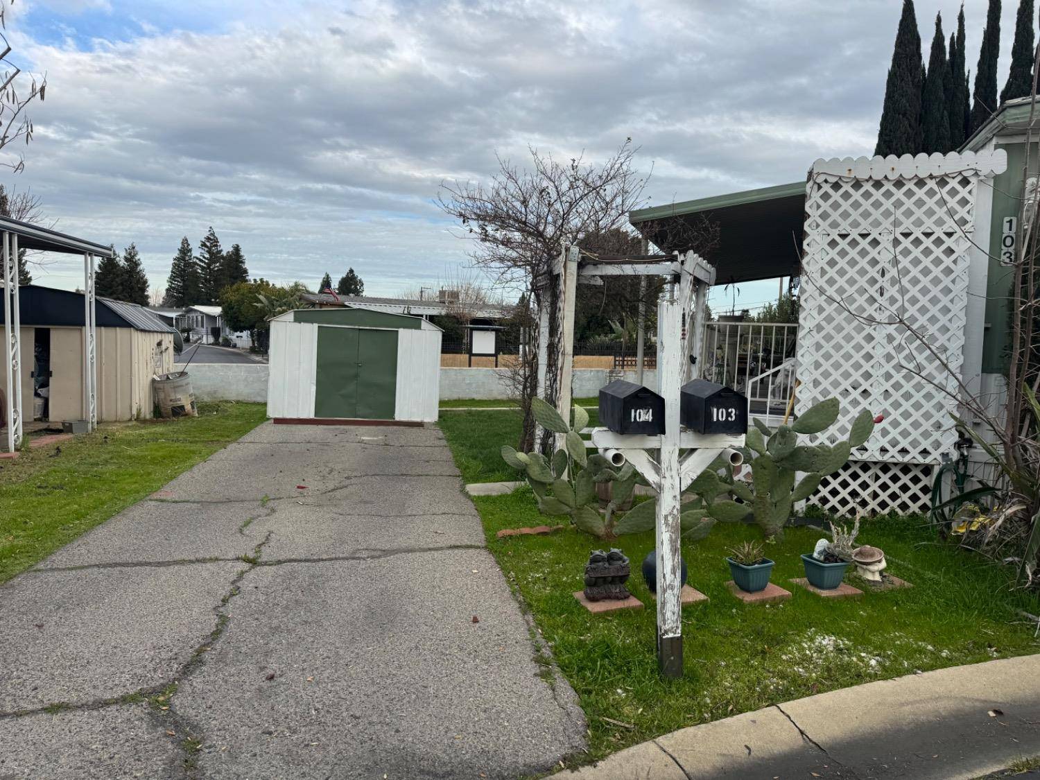 Fresno, CA 93720,336 E Alluvial AVE #103