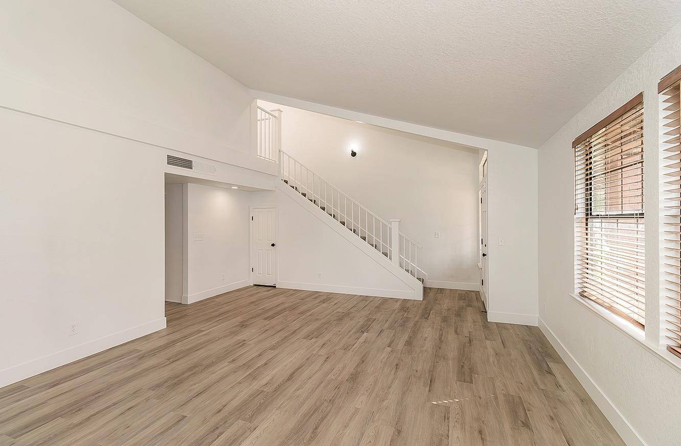 Fresno, CA 93710,720 E Magill AVE