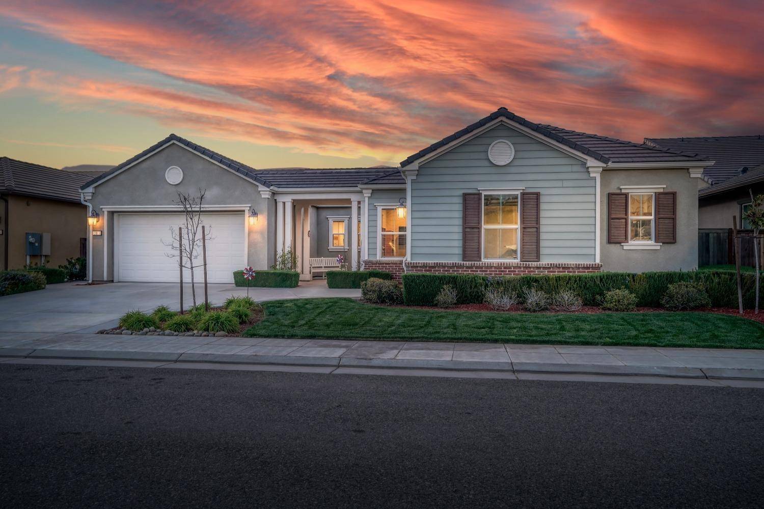Madera, CA 93636,301 Pinnacle DR