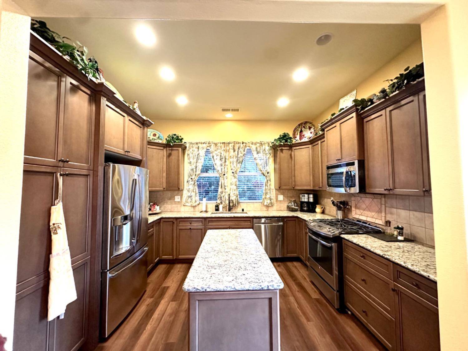 Clovis, CA 93611,3135 Holly AVE