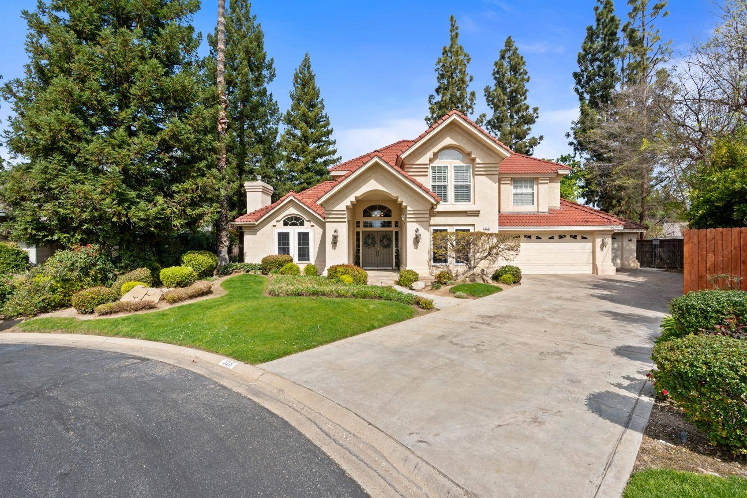 Fresno, CA 93711,313 W Bluff AVE