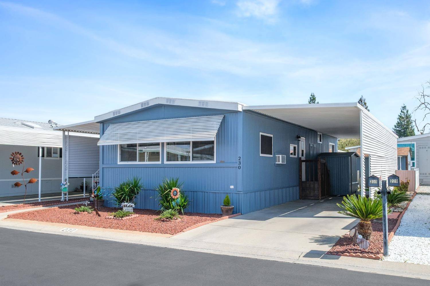 Clovis, CA 93612,1001 Sylmar Ave #230