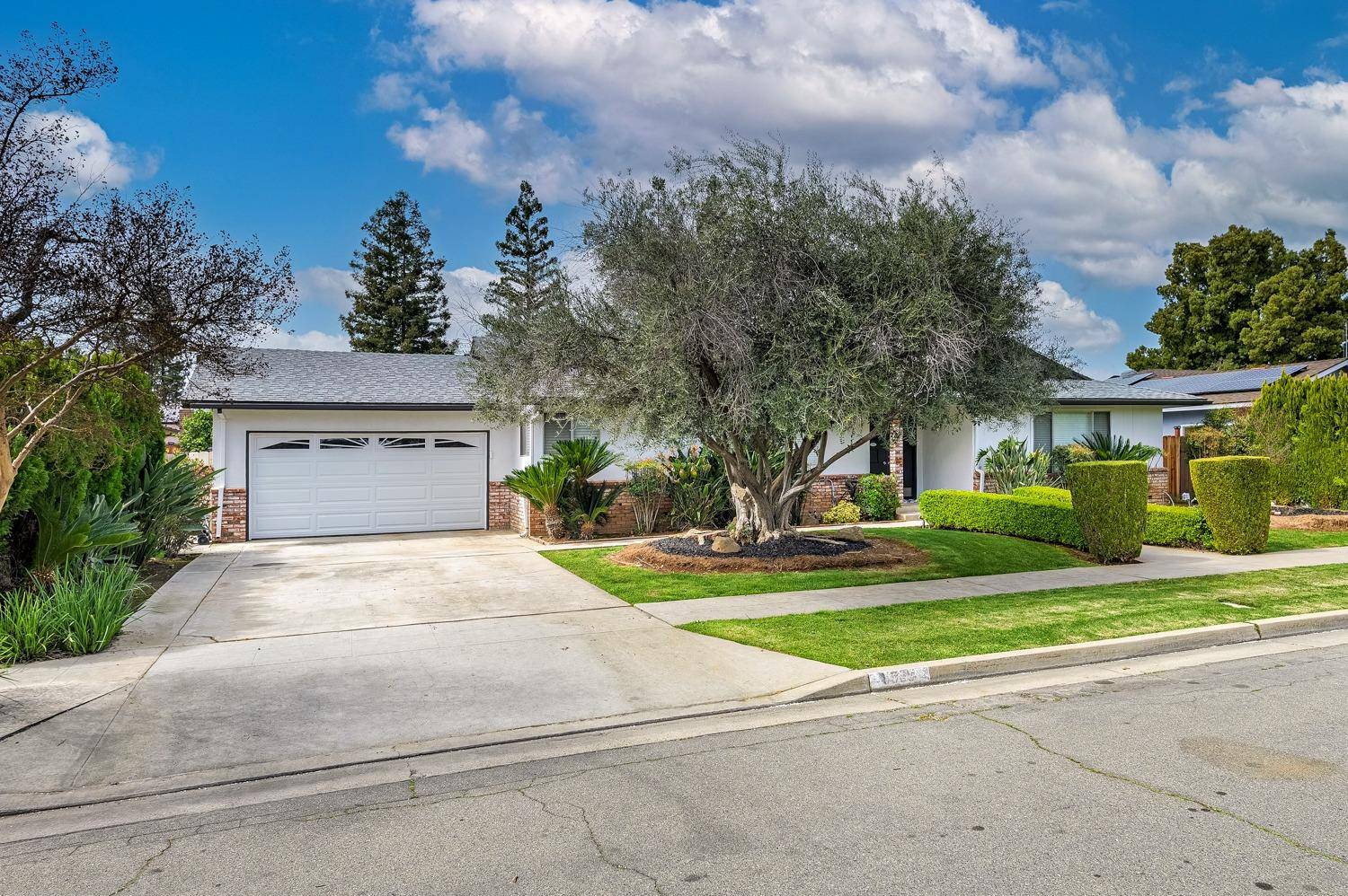 Fresno, CA 93711,6665 N Farris AVE