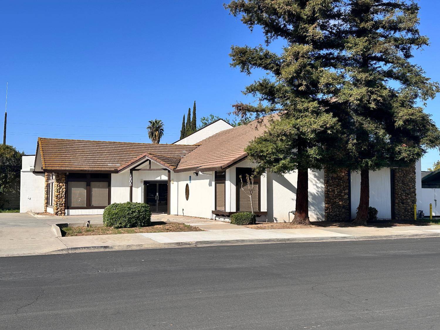 Reedley, CA 93654,1205 11th ST