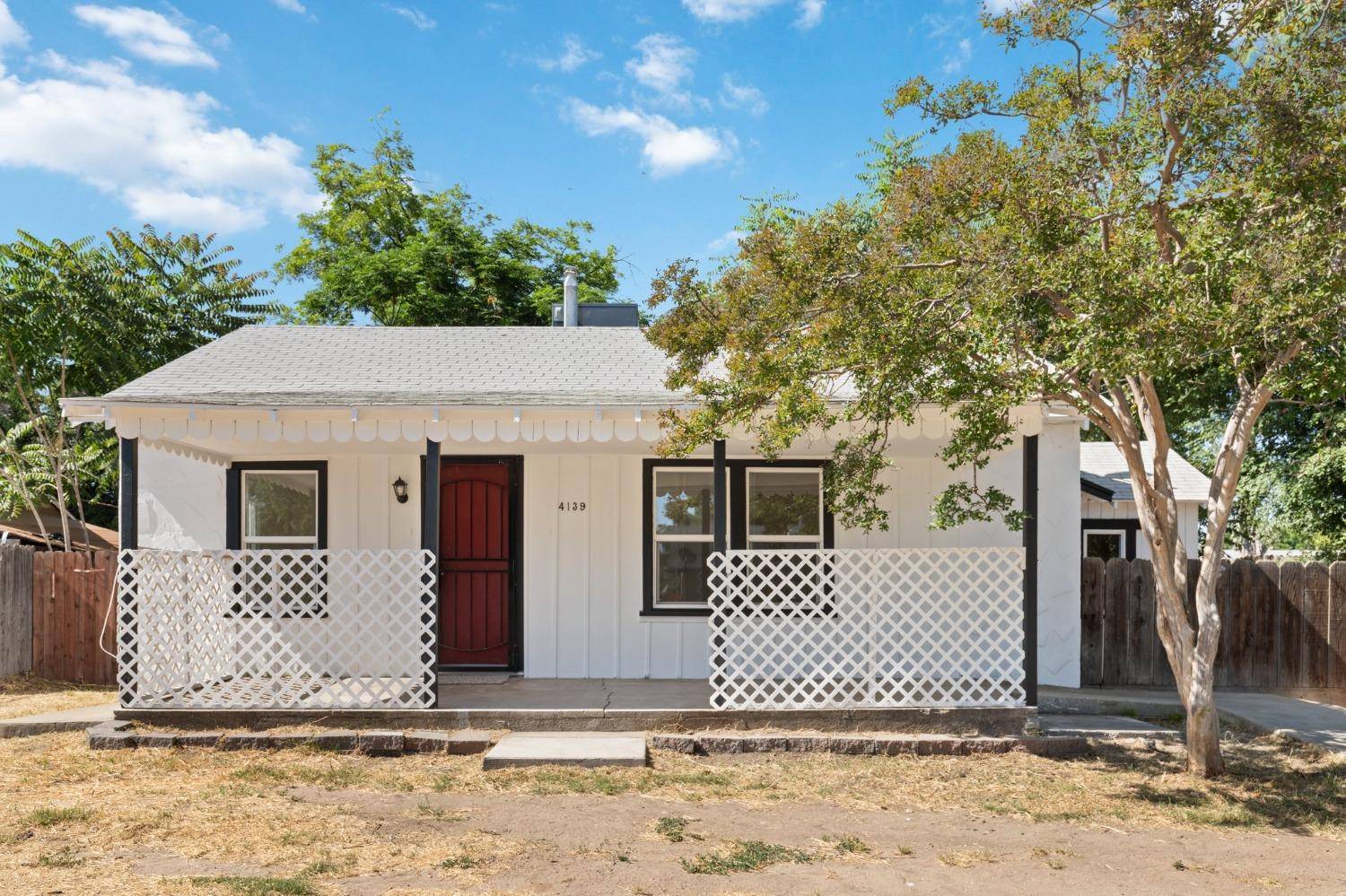 Fresno, CA 93703,4139 E Hedges AVE