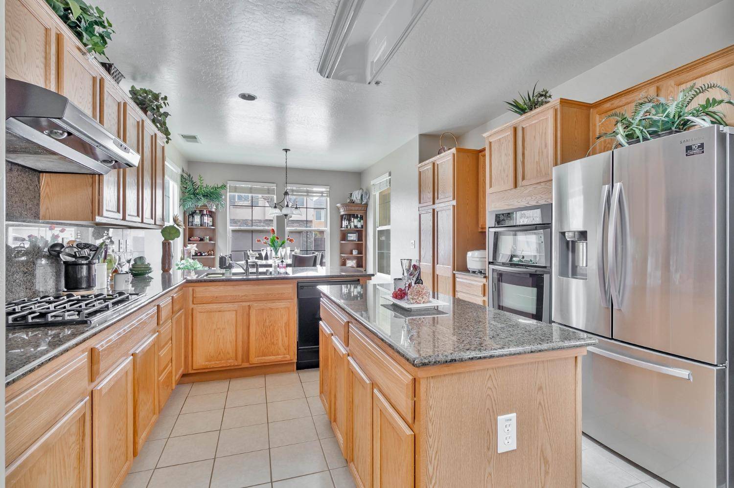 Hanford, CA 93230,1744 Dali WAY