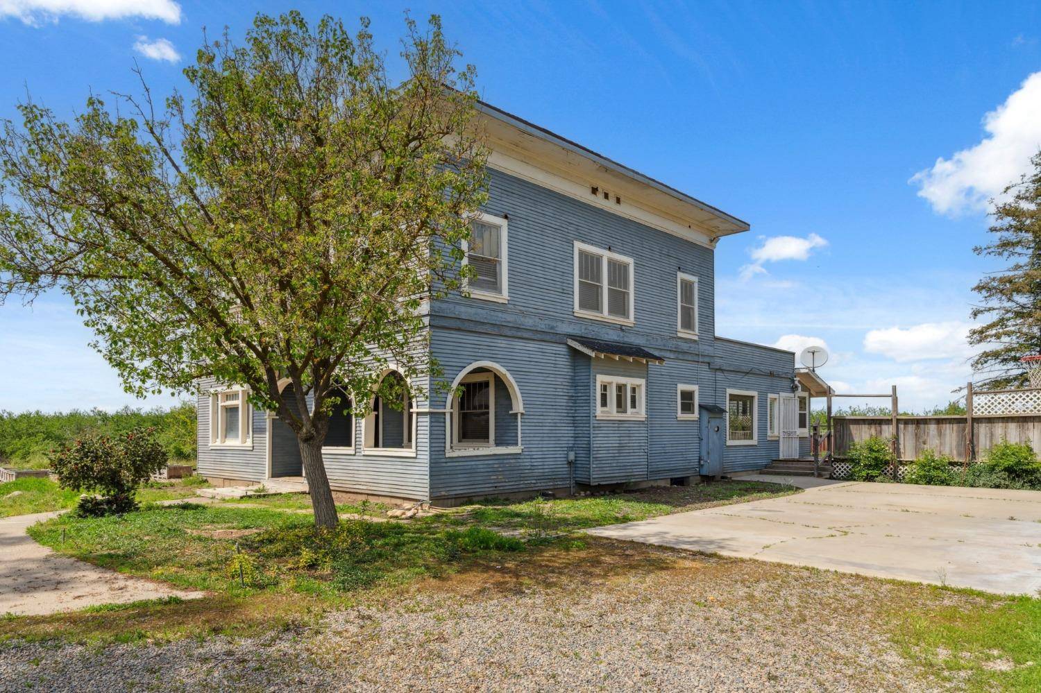Kerman, CA 93630,4111 N Lake