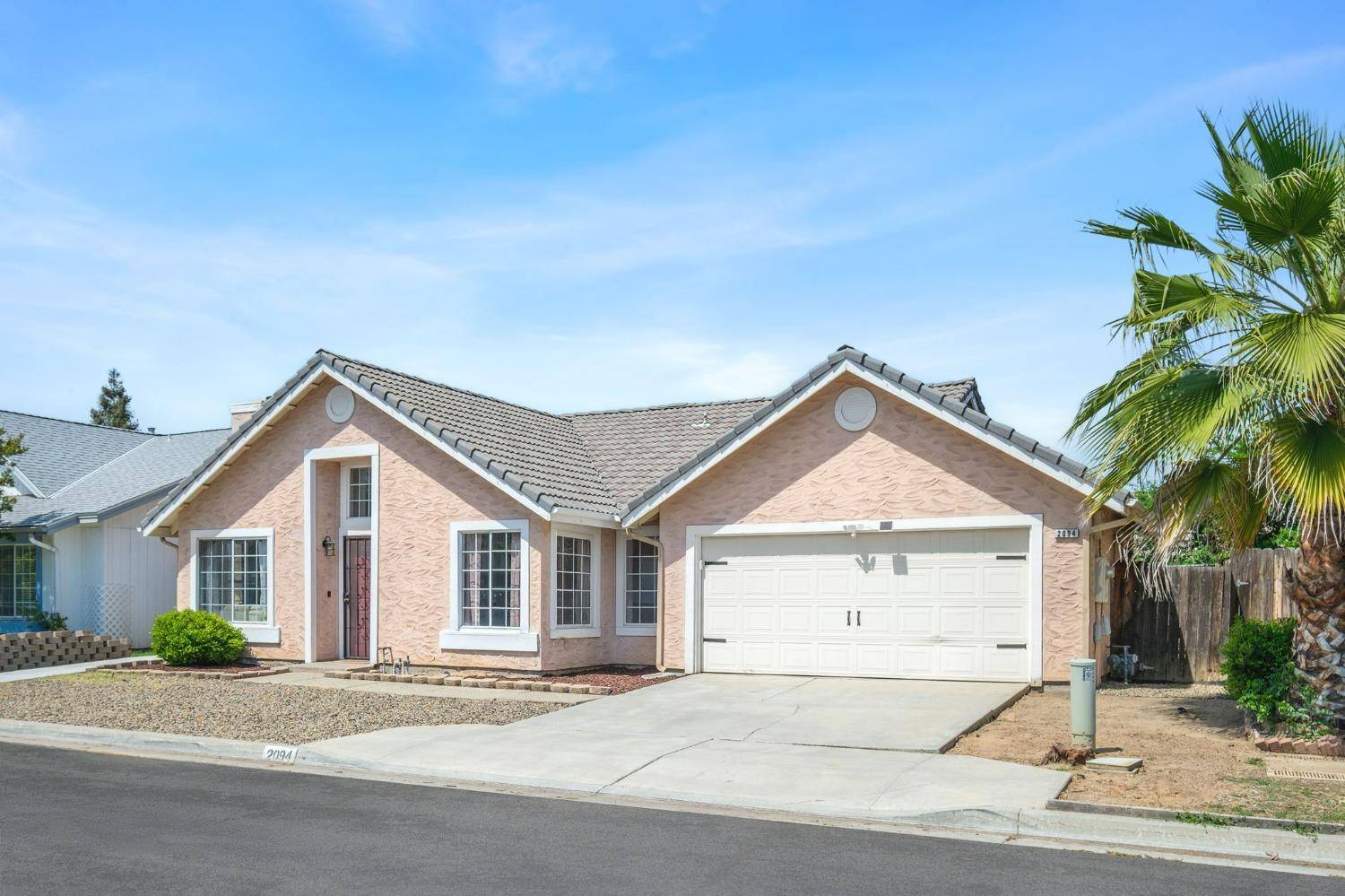 Fresno, CA 93720,2094 E Minarets AVE