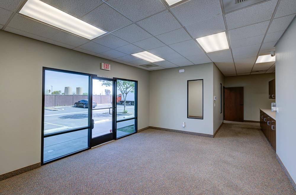 Tulare, CA 93274,1206 S O Street