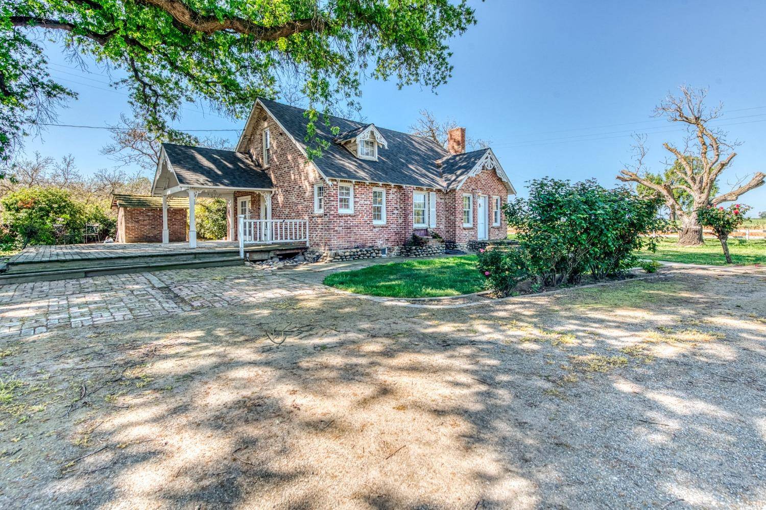 Laton, CA 93242,21530 Tiburcio AVE