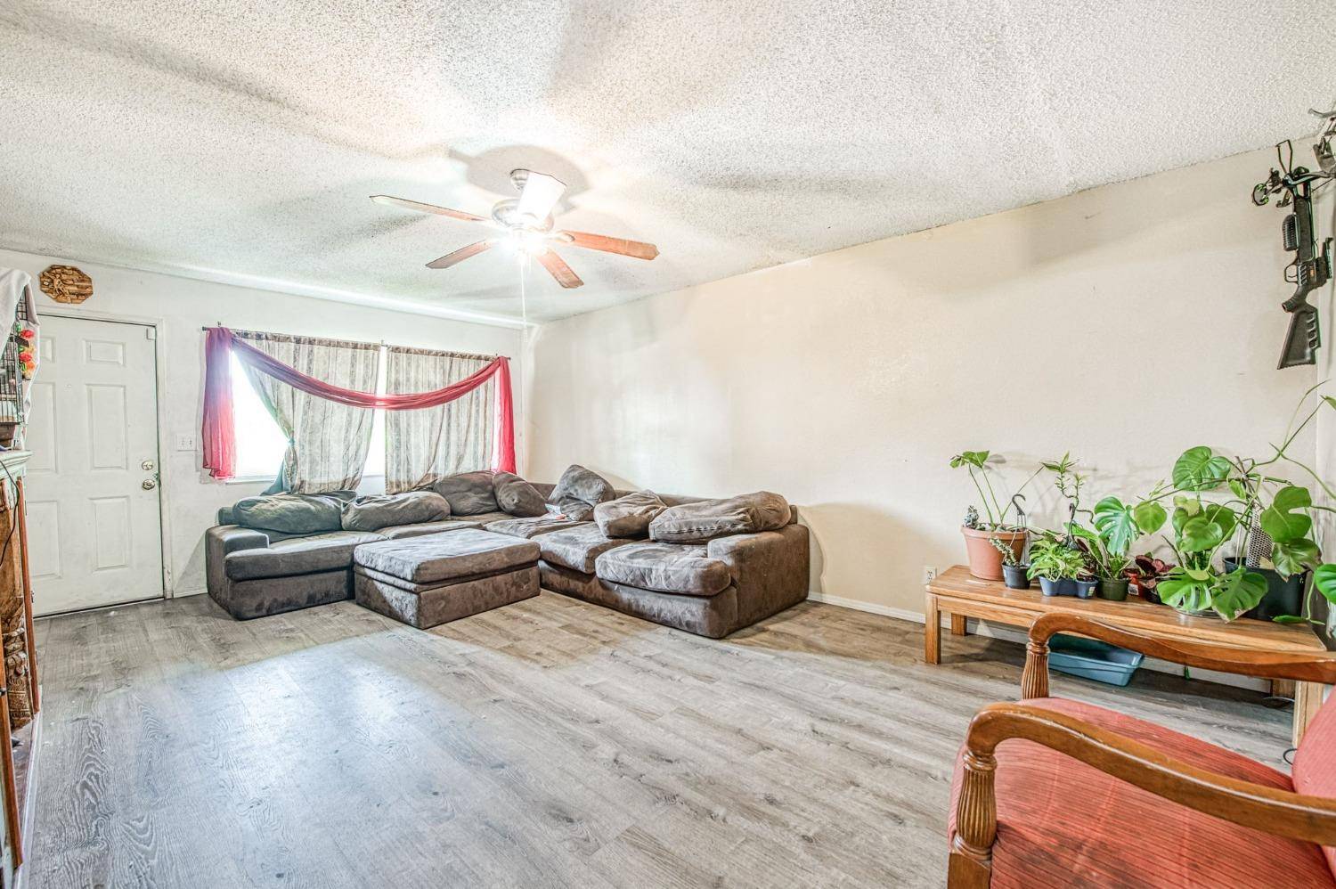 Fresno, CA 93706,25 E Hawes