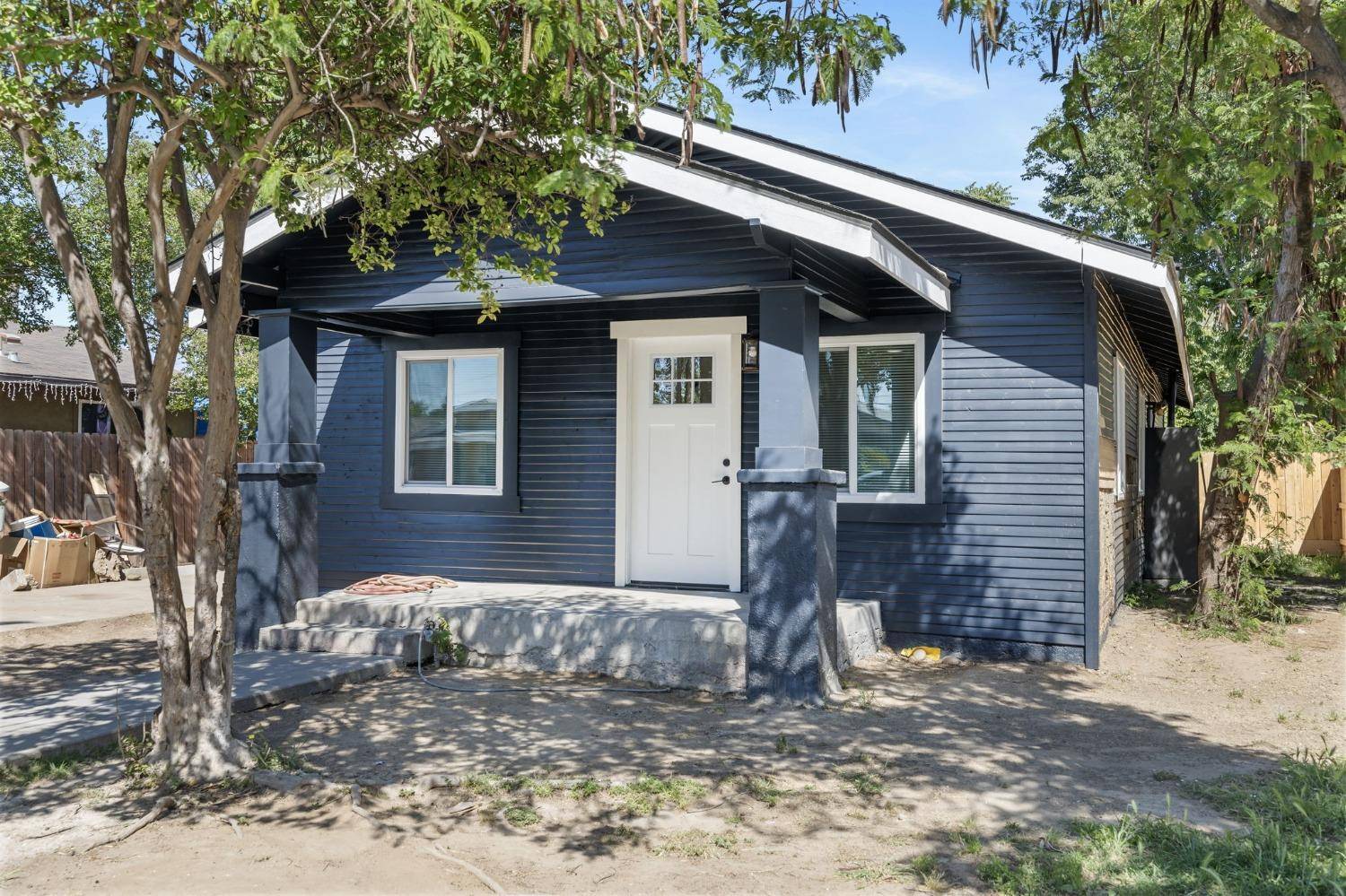 Fresno, CA 93702,1527 S 3rd ST