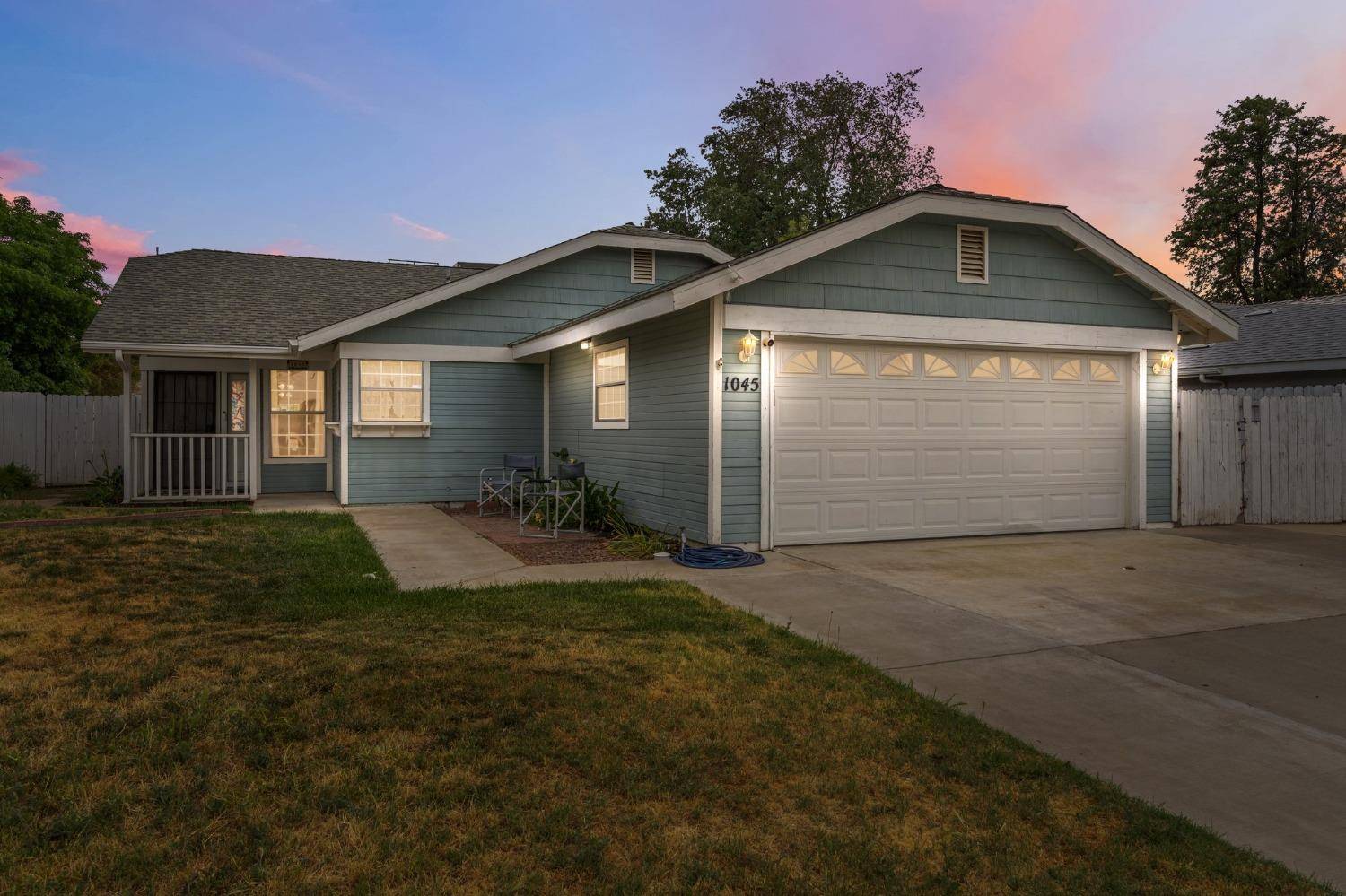 Hanford, CA 93230,1045 Clover LN