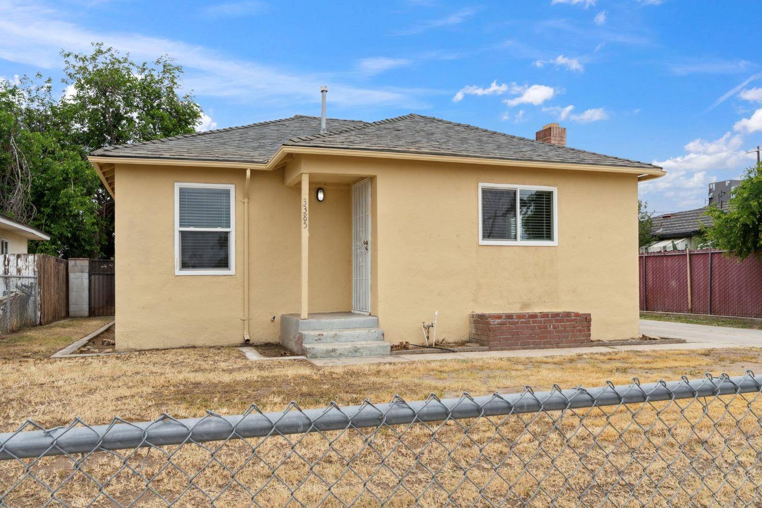Fresno, CA 93703,3385 Mayfair DR