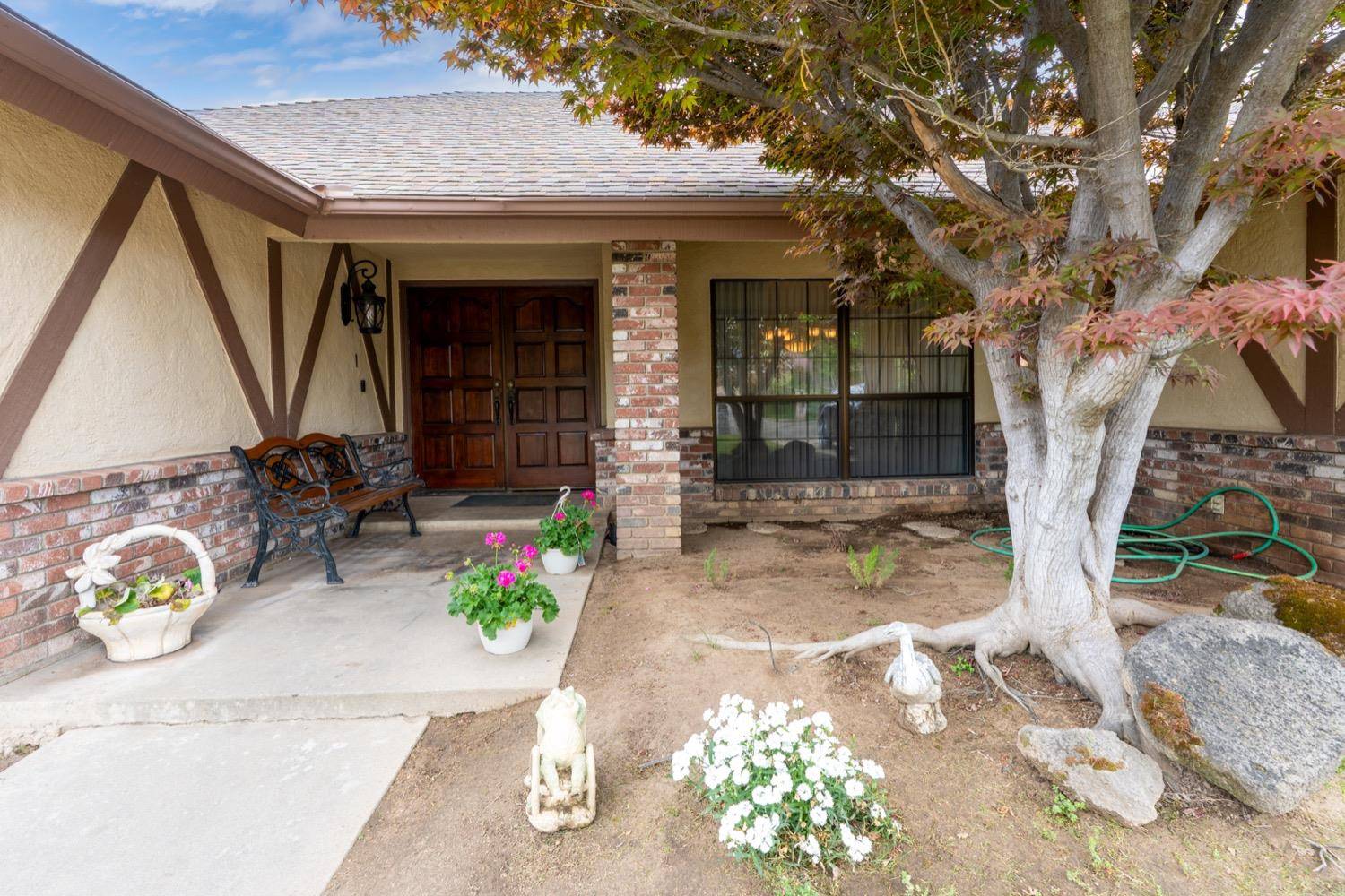 Fresno, CA 93711,167 W Quincy AVE