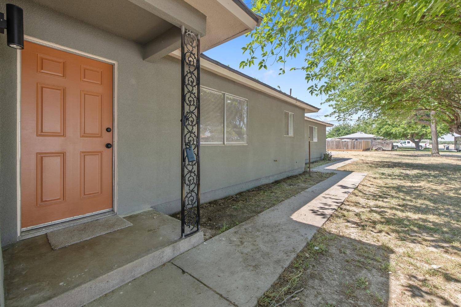 Tipton, CA 93272,465 W Woods AVE
