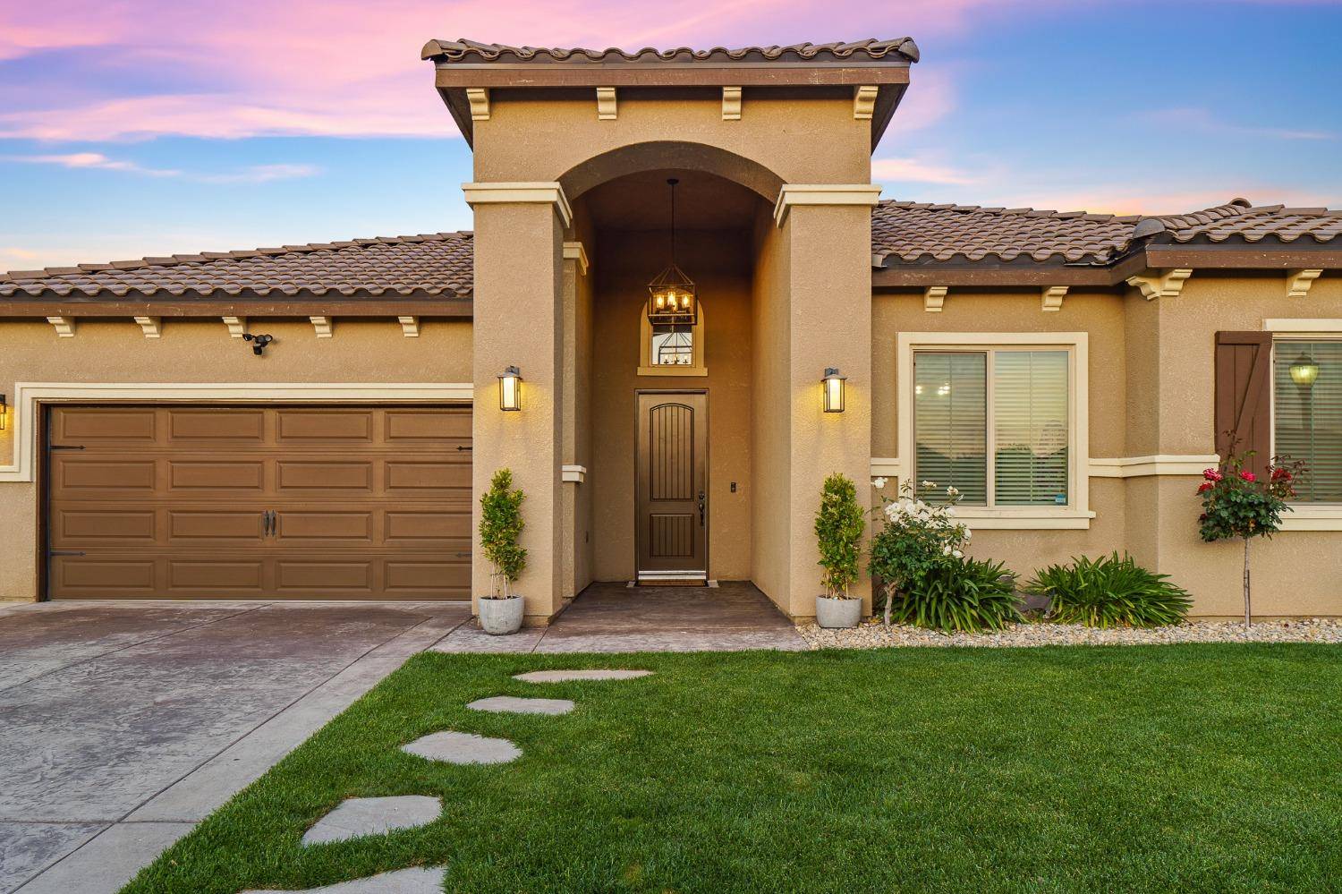 Kerman, CA 93630,870 S Susan AVE